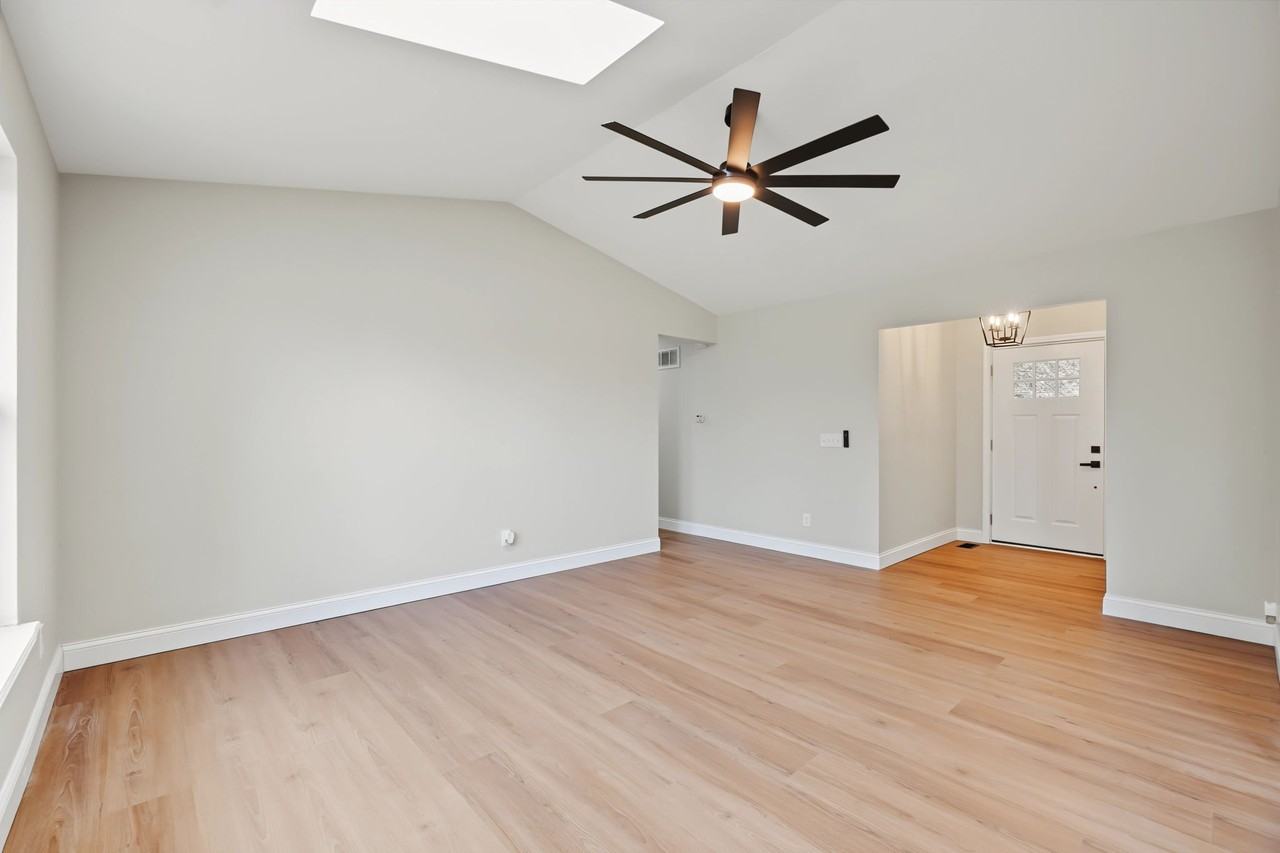 2949 White Stable Dr - Photo 3 of 20