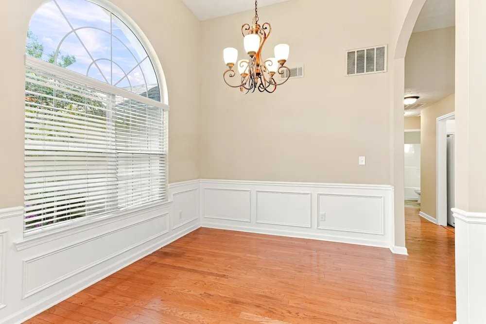 2404 Pemberton Pt - Photo 4 of 12