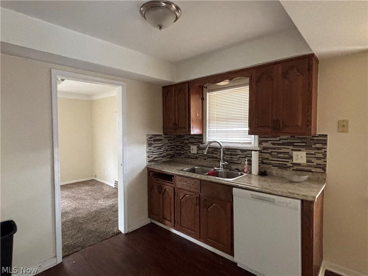 12324 Willard Ave - Photo 2 of 15