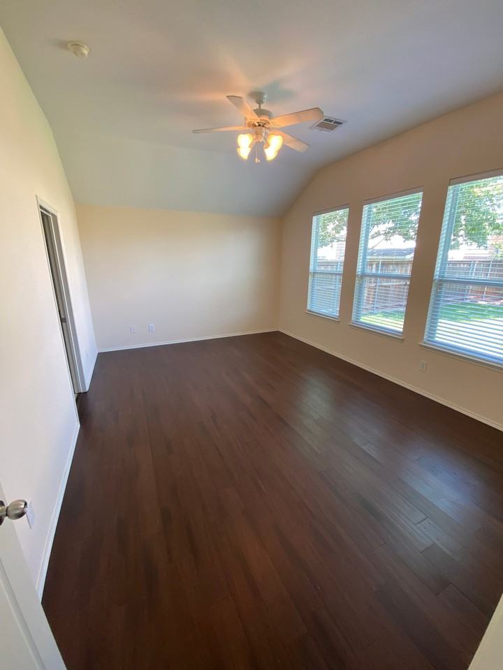 112 Cherrytree Trl - Photo 5 of 16