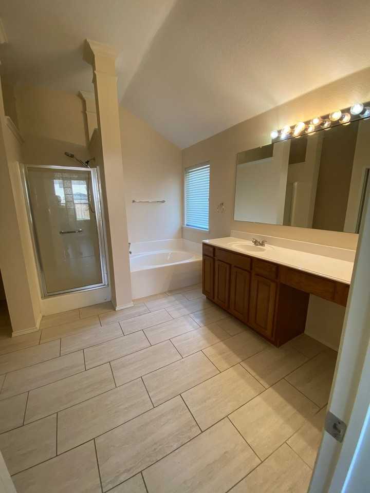 112 Cherrytree Trl - Photo 7 of 16