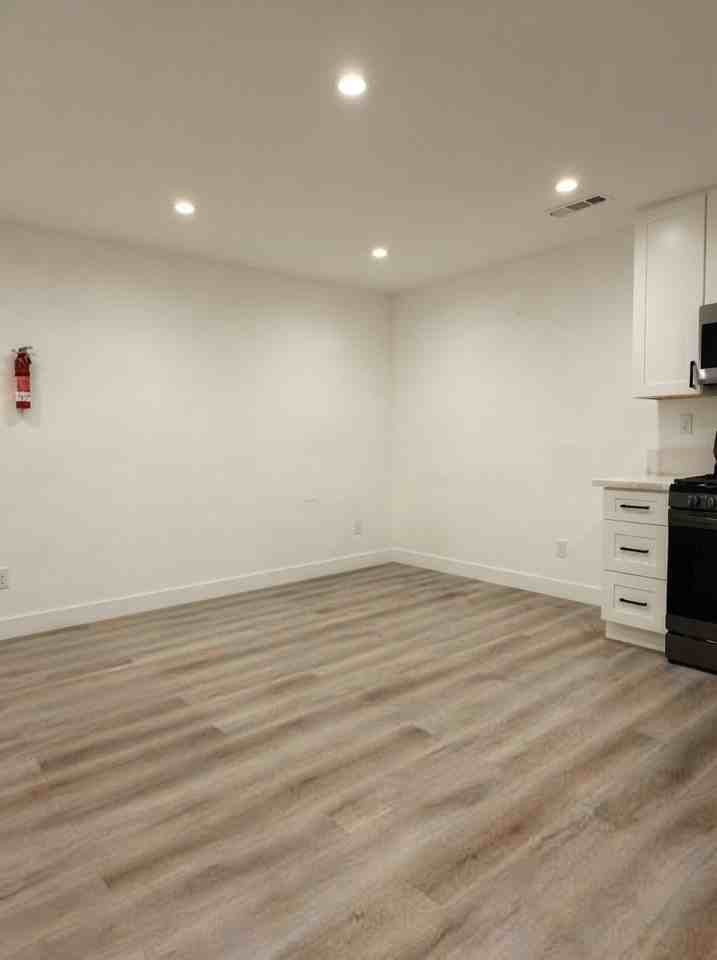 6512 Osler St #6512 - Photo 3 of 12