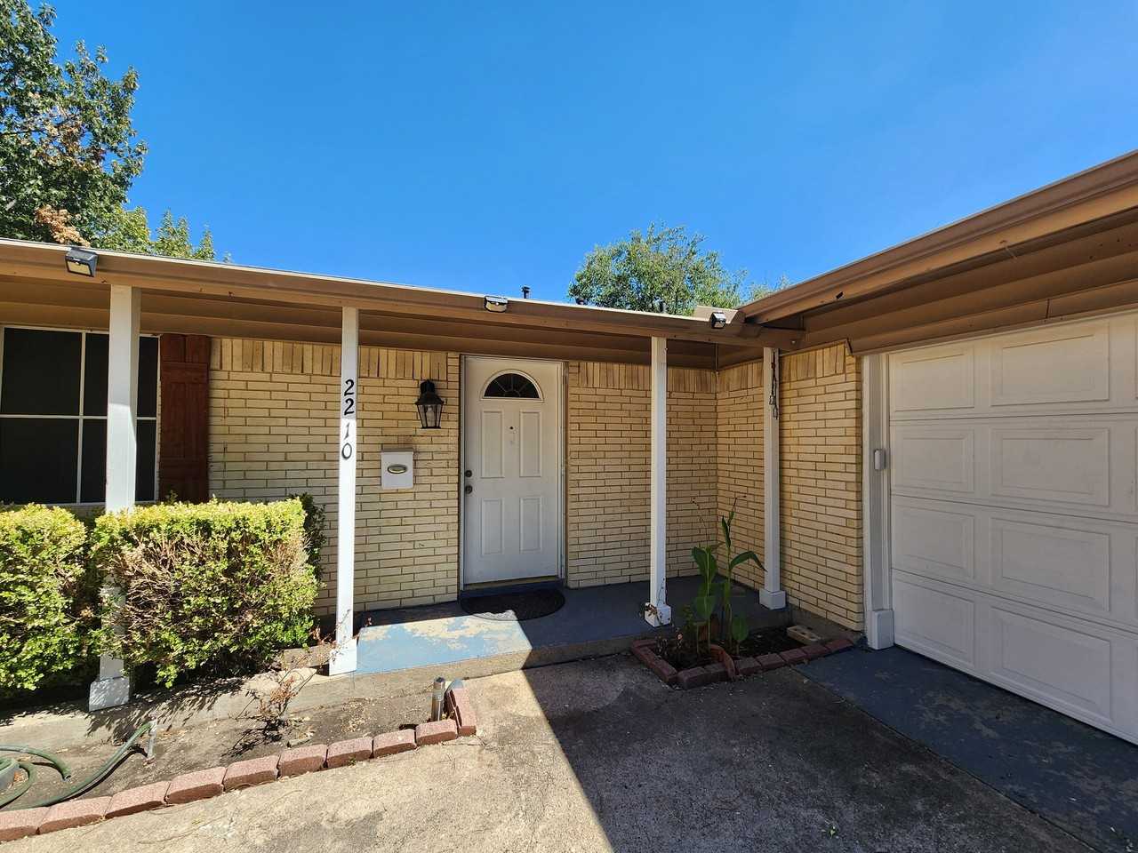2210 Newcastle Dr - Photo 2 of 46