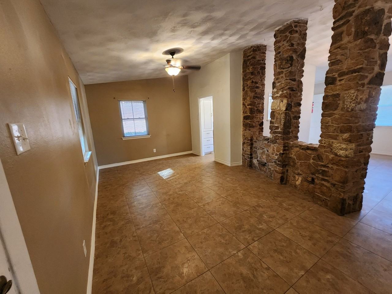 2210 Newcastle Dr - Photo 5 of 46