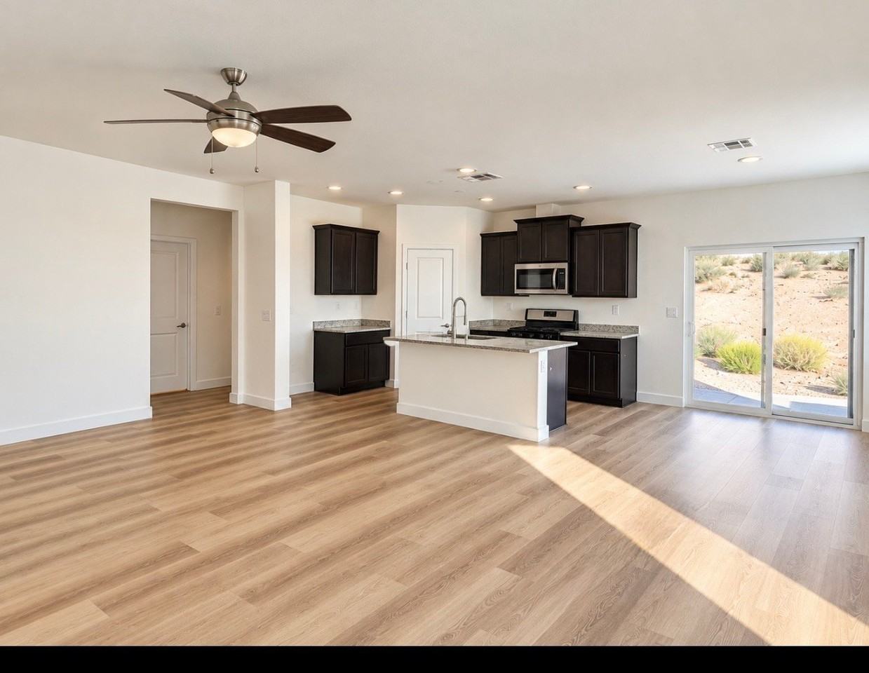 16835 Desert Star St - Photo 3 of 15