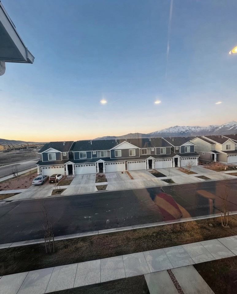 1053 E Waterway Ln - Photo 6 of 20