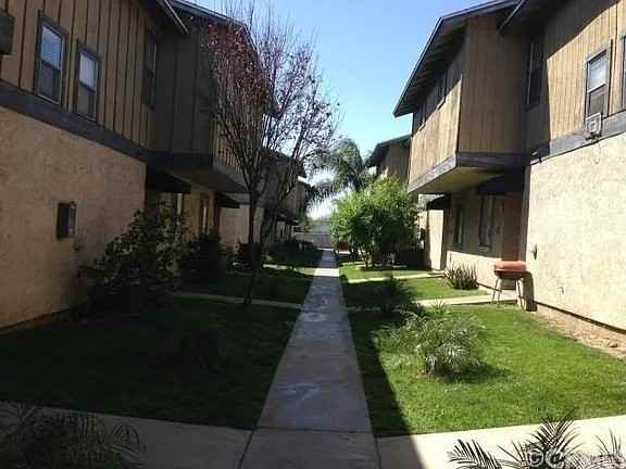 9240 Date St #3C - Photo 2 of 11