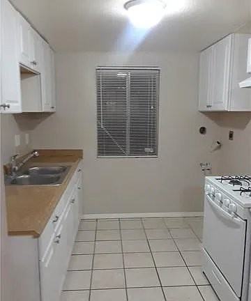 9240 Date St #3C - Photo 3 of 11