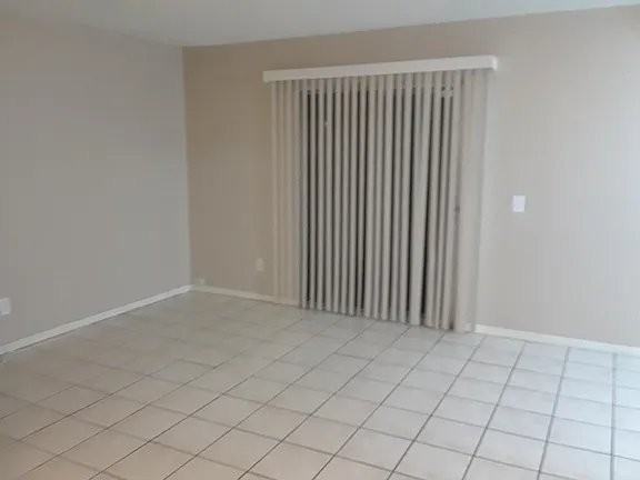 9240 Date St #3C - Photo 5 of 11