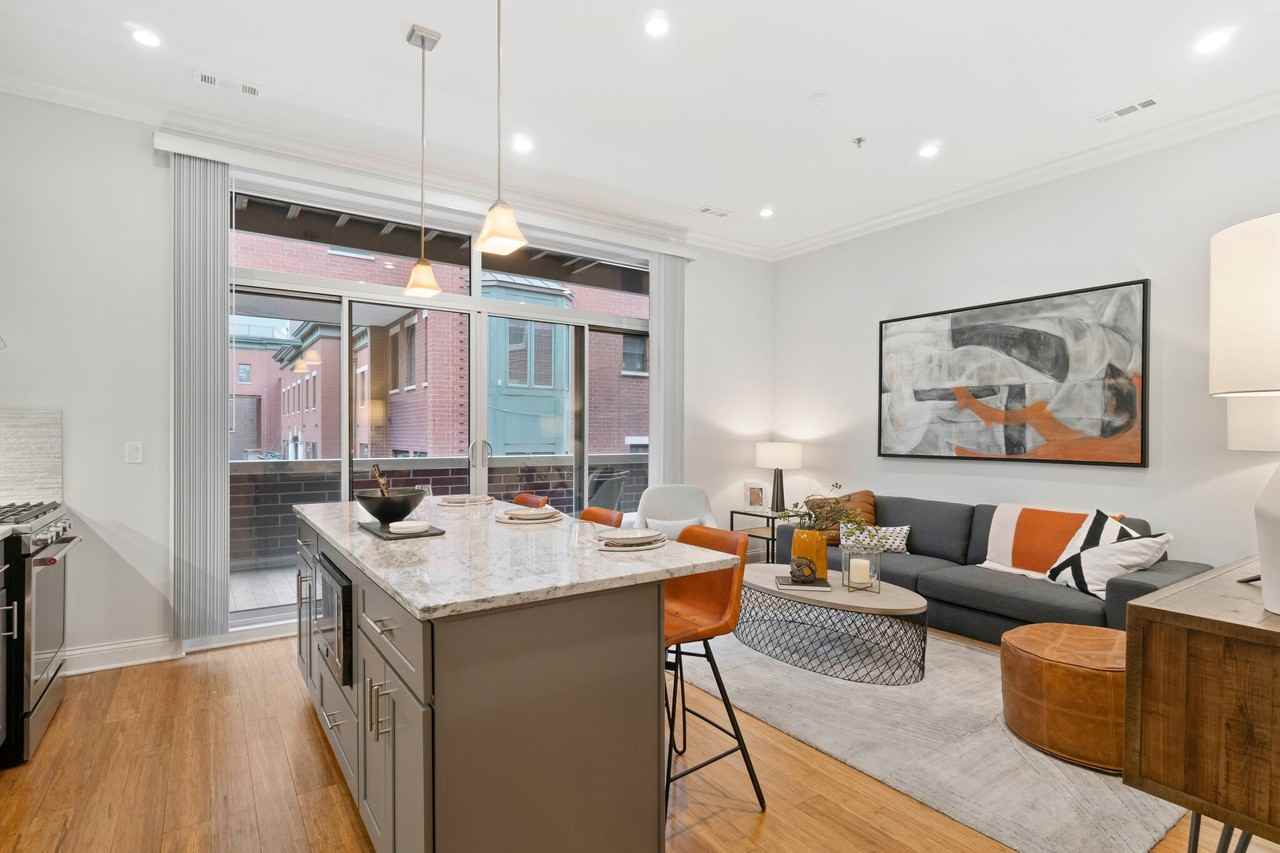 1033 W Rundell Pl #33-306 - Photo 4 of 19