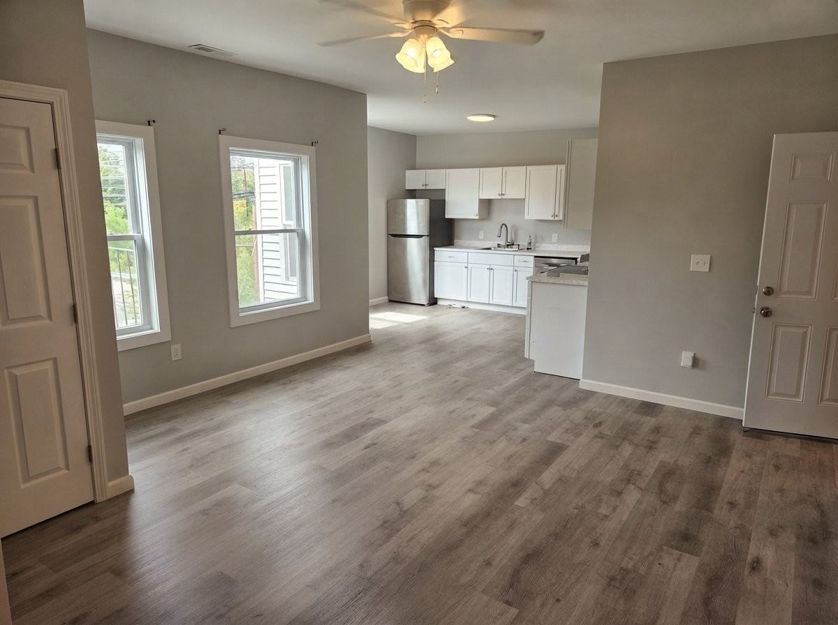 113 Temple St #C - Photo 5 of 11
