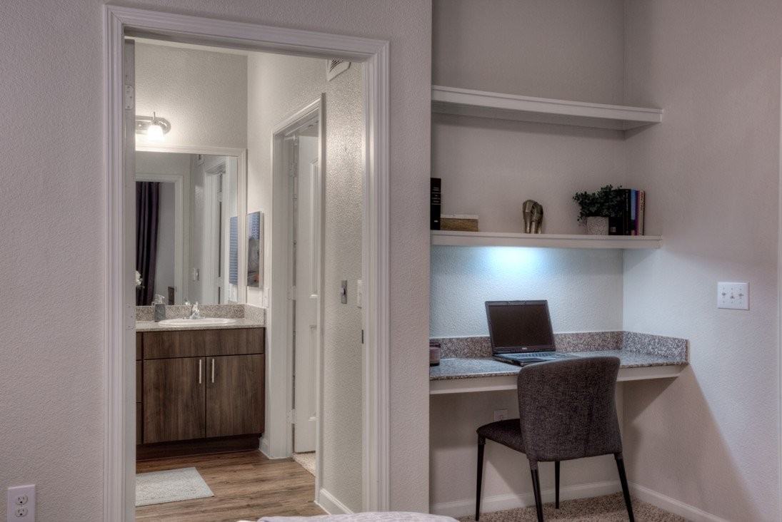1200 Estancia Pkwy #1313 - Photo 4 of 9