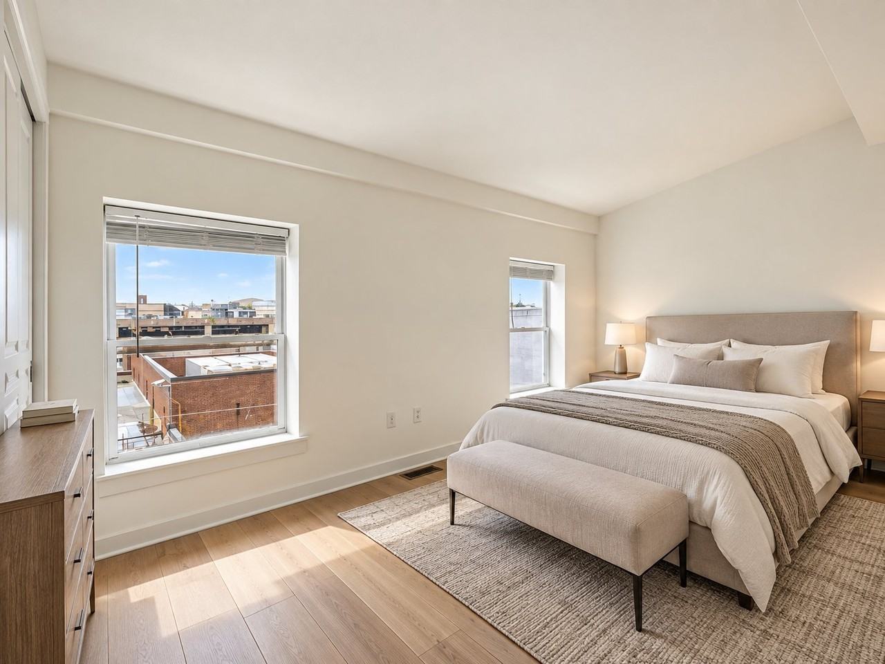 921 Lombard St - Photo 6 of 9