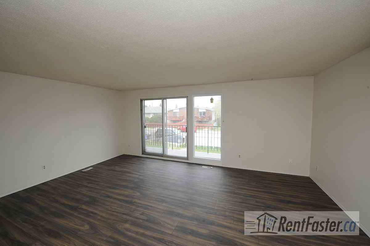 917 39 St Se - Photo 4 of 18
