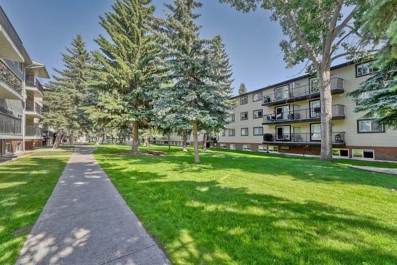 1919 University Dr Nw - Photo 4 of 7