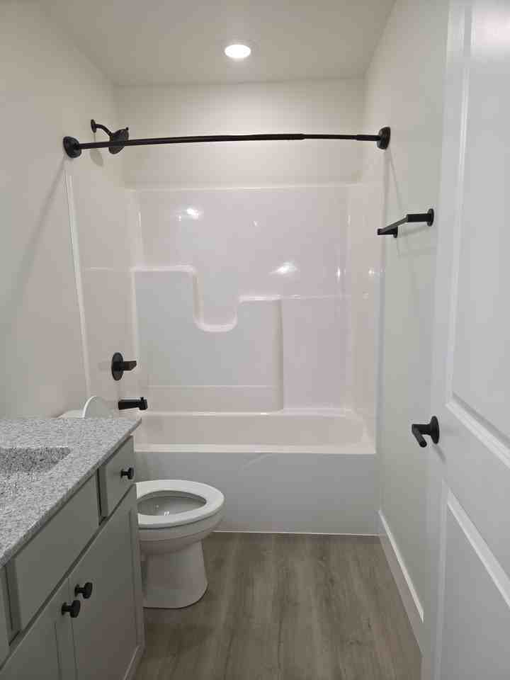 506 Eagle St #506 - Photo 3 of 10