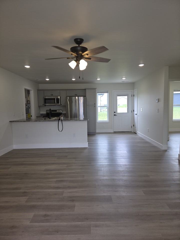 506 Eagle St #506 - Photo 6 of 10