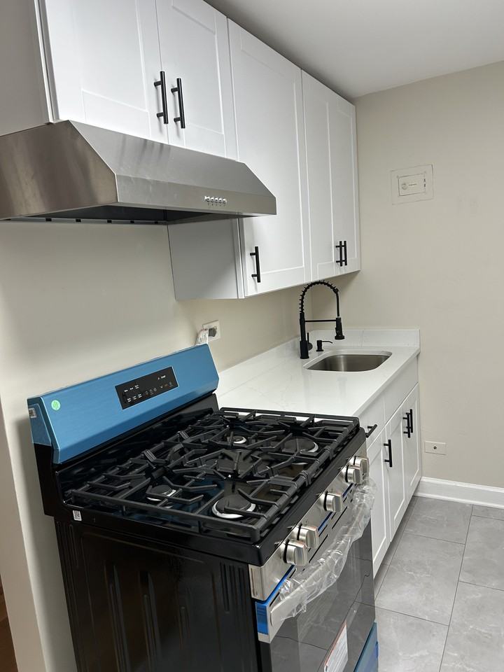 164 Hudson St #12 - Photo 2 of 9