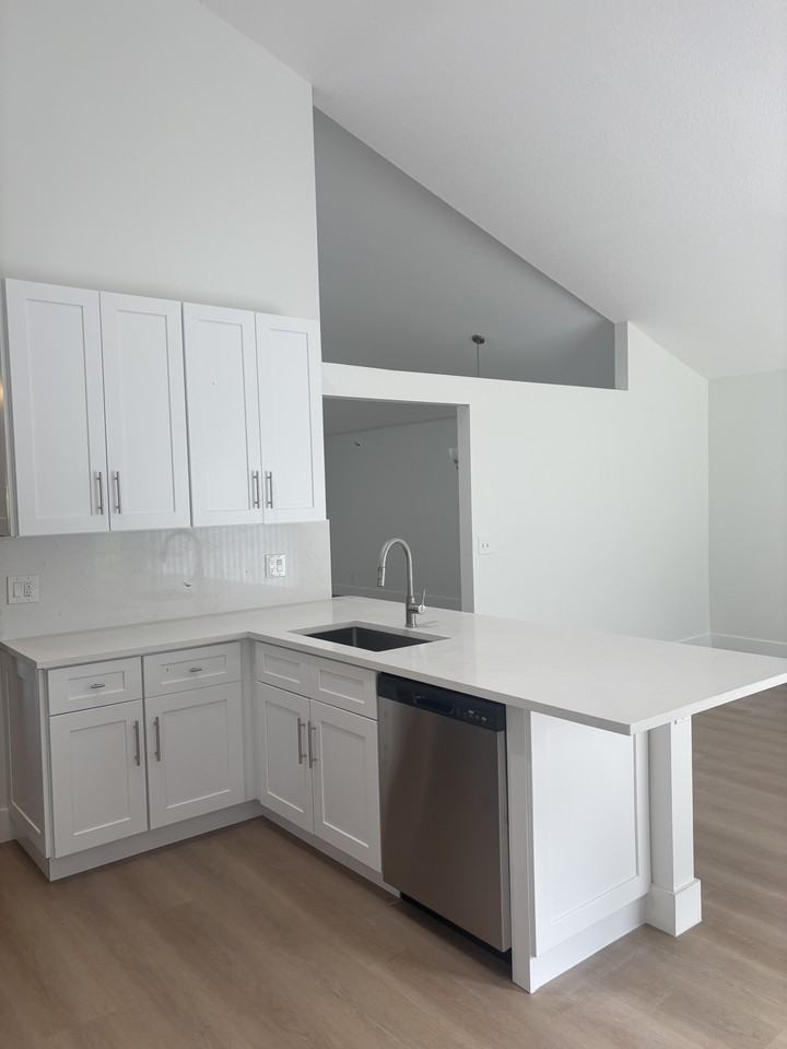 22481 Middletown Dr #NA - Photo 4 of 5