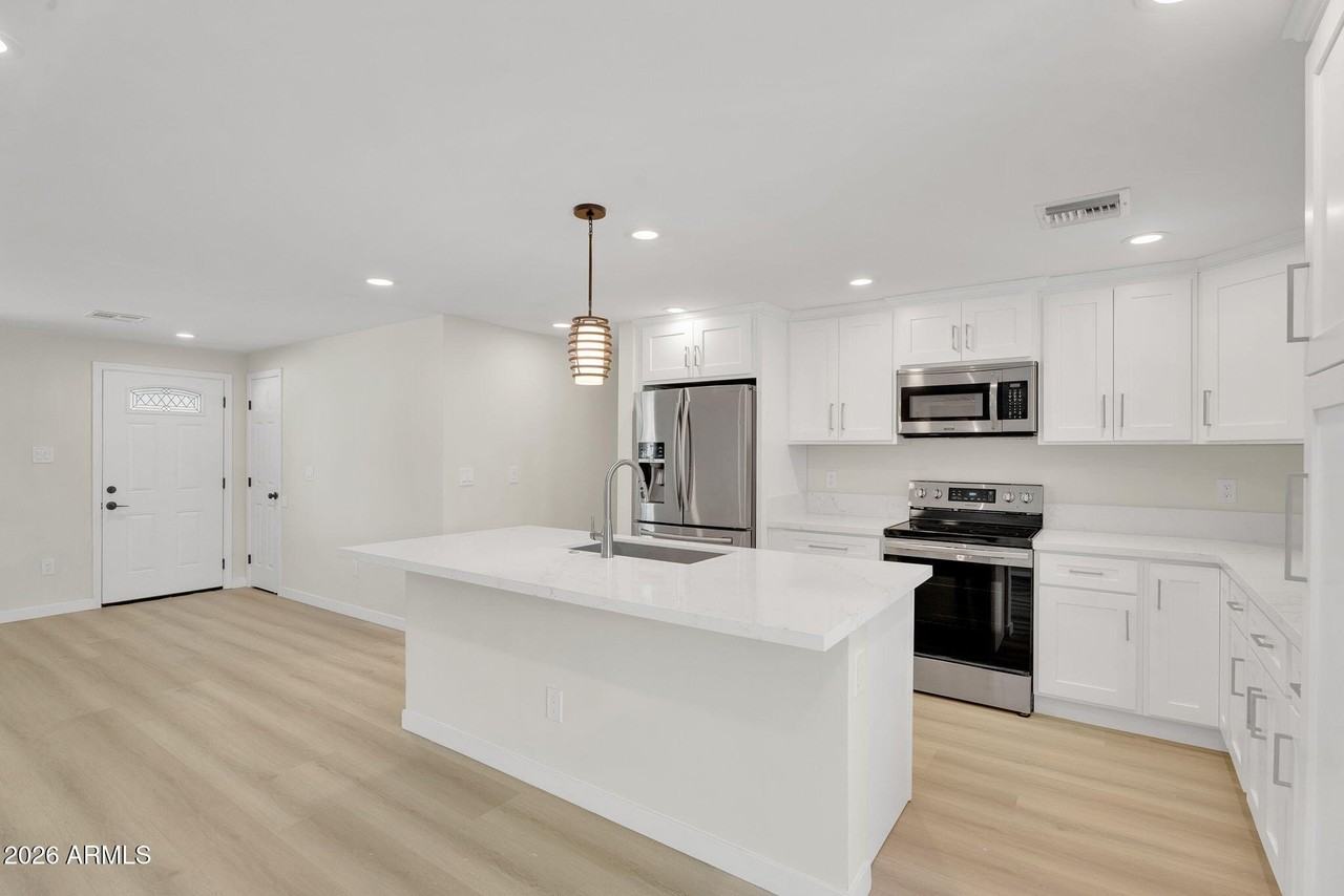 3545 E Friess Dr - Photo 4 of 14