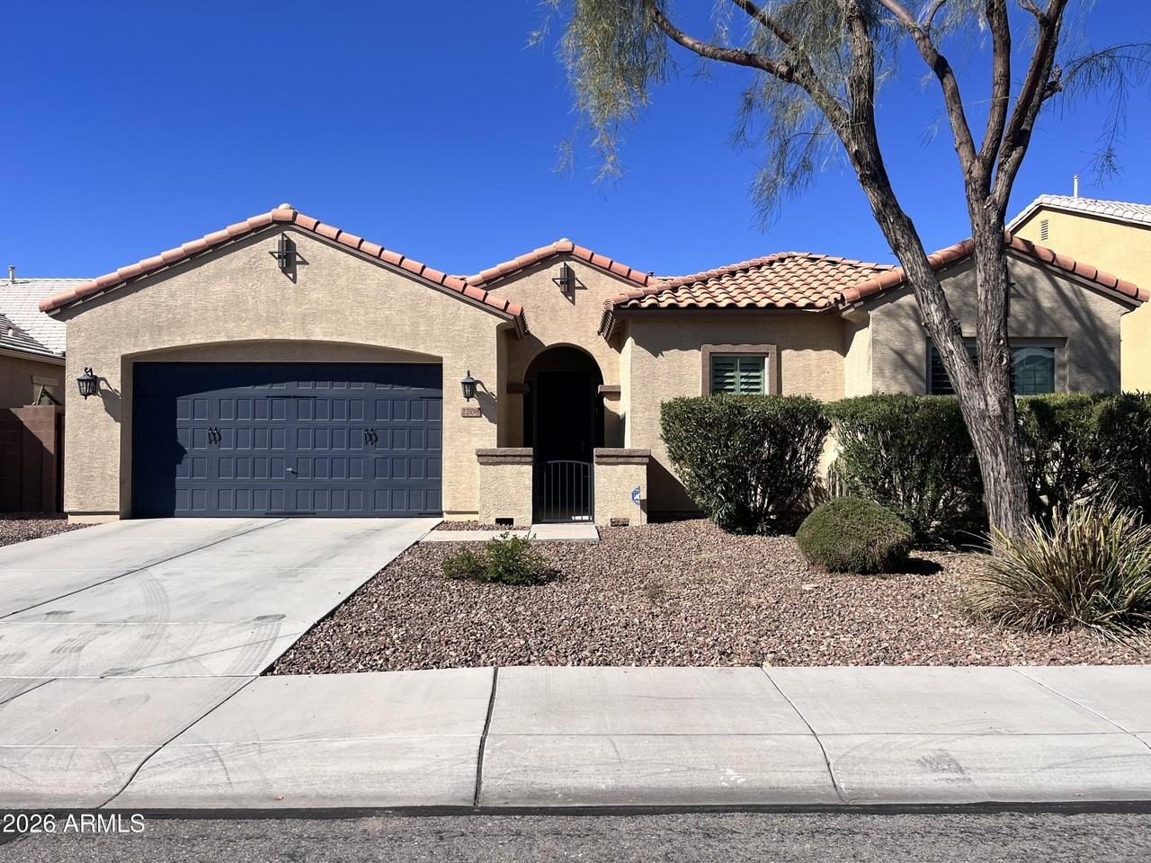 2208 E Indian Wells Dr