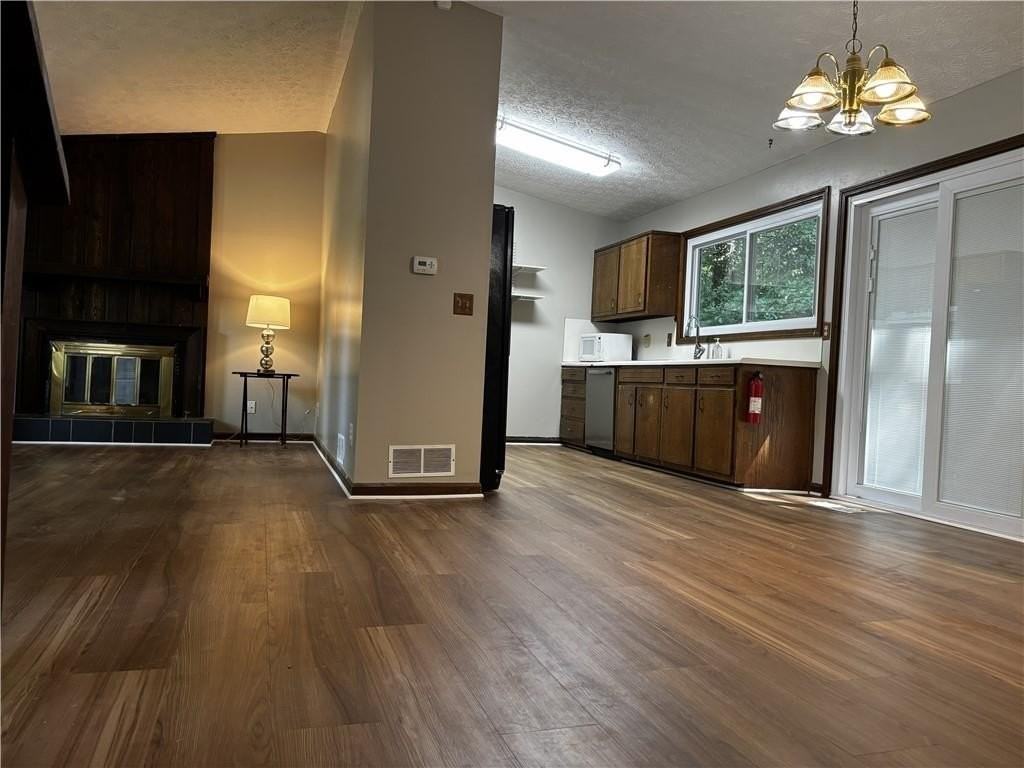 3260 Creek Hollow Dr - Photo 2 of 14
