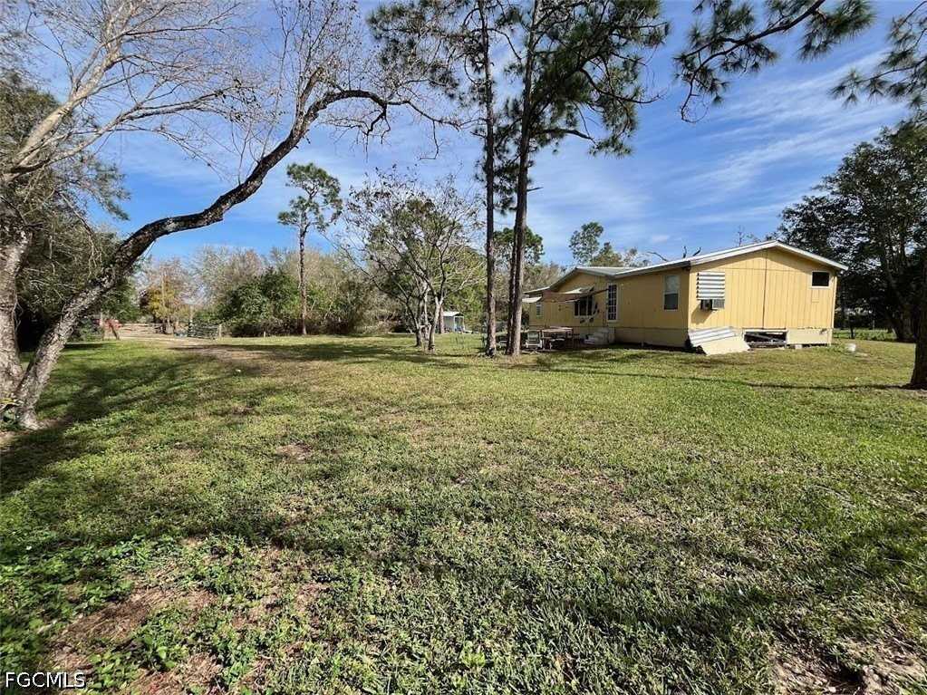 1170 Wildwood Ave - Photo 4 of 21