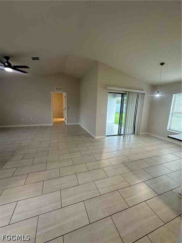 2828 Sw 2nd Ln - Photo 6 of 14