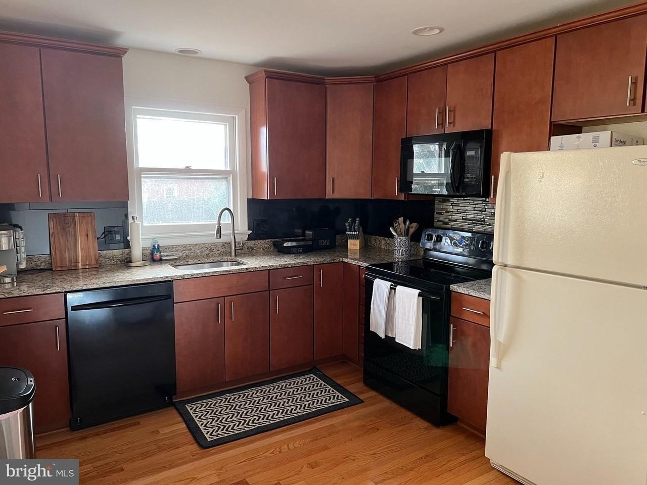 6711 Beddoo St - Photo 2 of 38