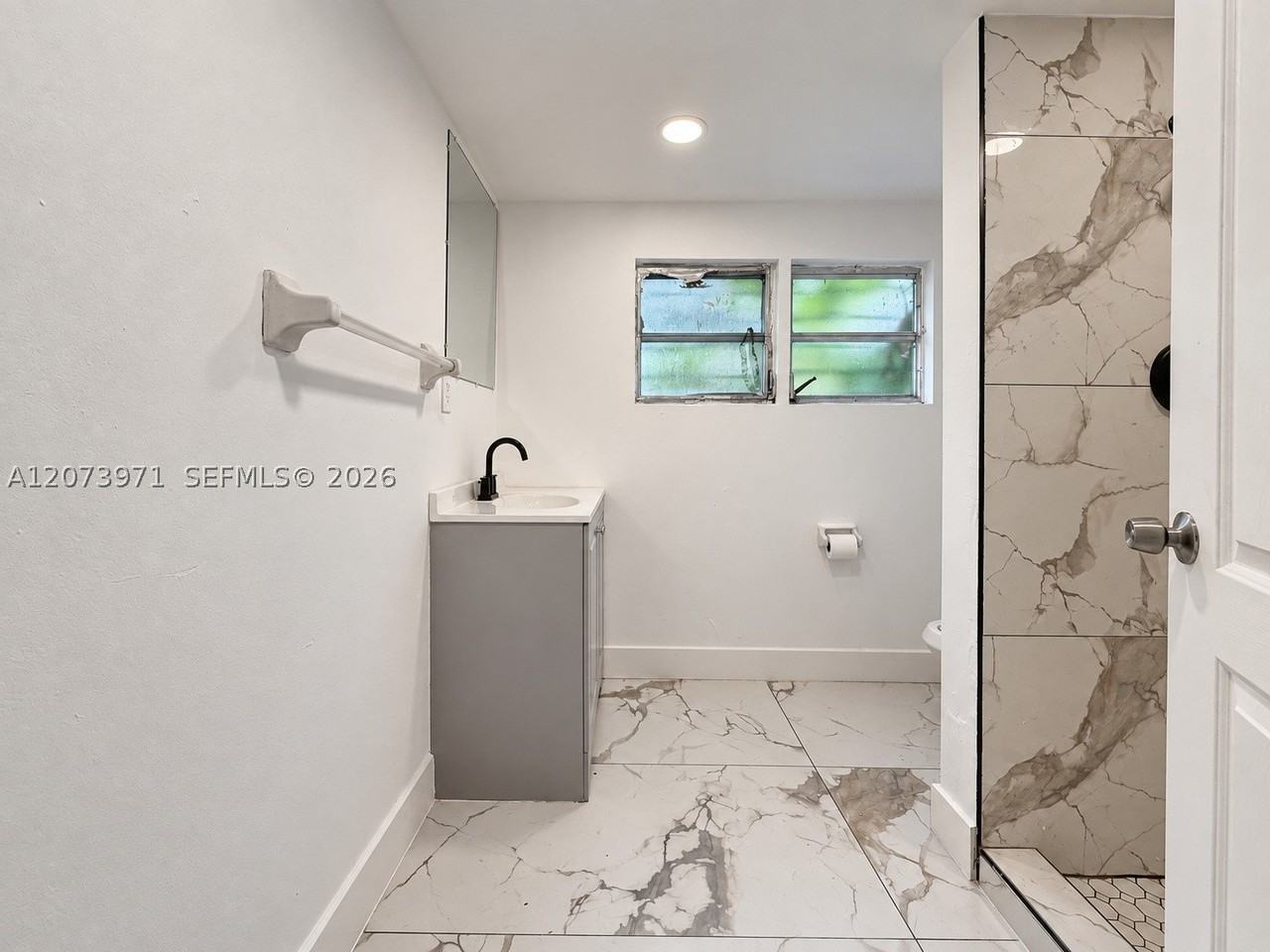 7560 Ne Miami Ct #1 - Photo 7 of 12