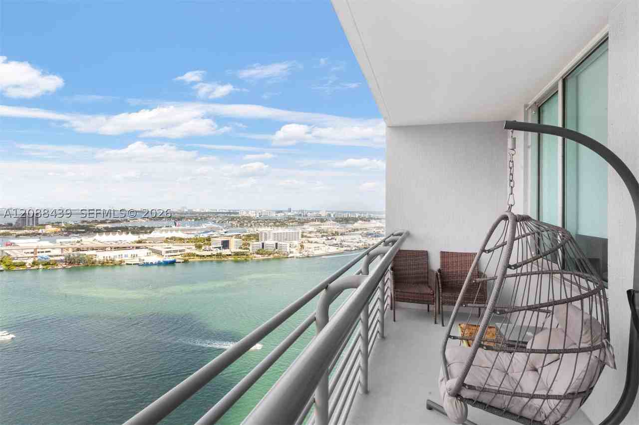335 Biscayne Blvd #3904