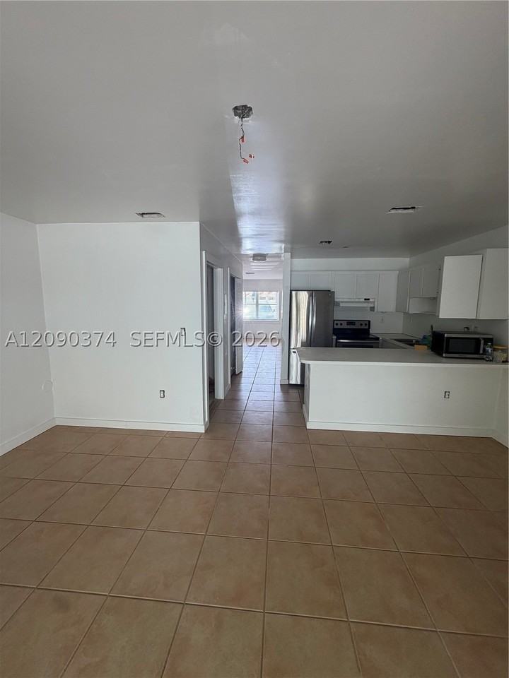 13893 Sw 62nd Ter - Photo 4 of 15