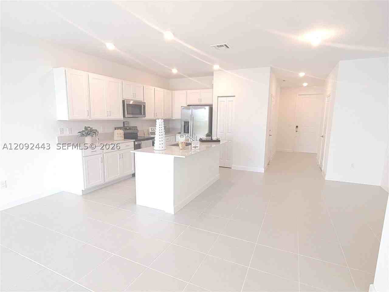 390 Se Crossoak Ln - Photo 5 of 31