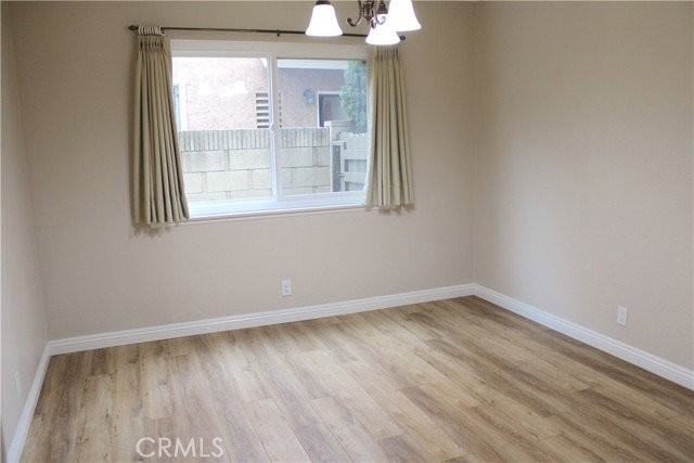 2311 Basswood Cir - Photo 3 of 8