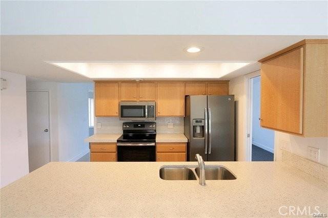 9972 Spinnaker Dr - Photo 2 of 8