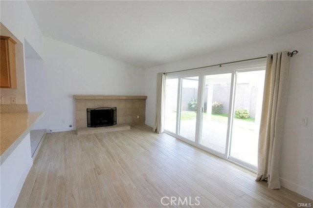 9972 Spinnaker Dr - Photo 3 of 8