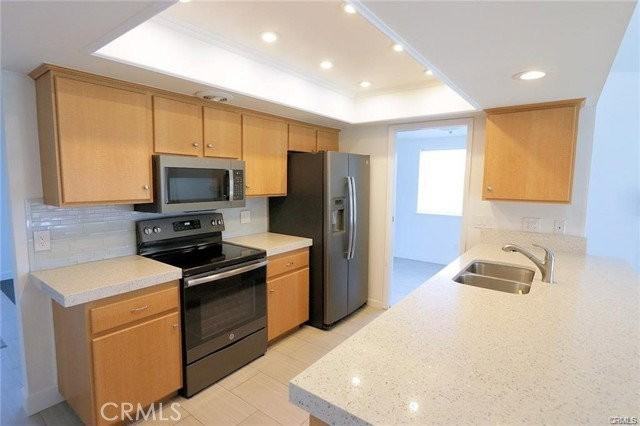 9972 Spinnaker Dr - Photo 4 of 8