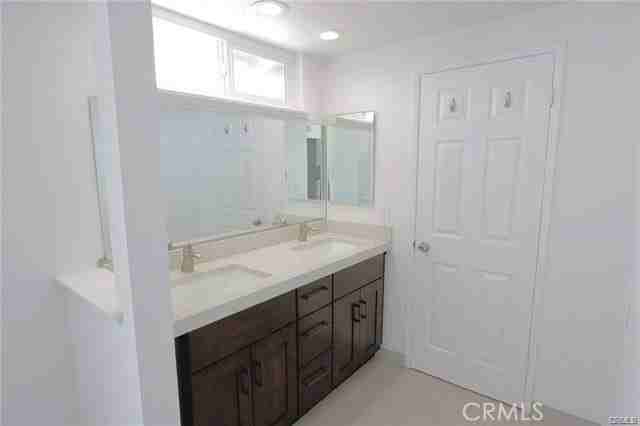 9972 Spinnaker Dr - Photo 6 of 8