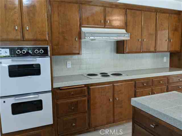 1670 Sandalwood Dr - Photo 5 of 8