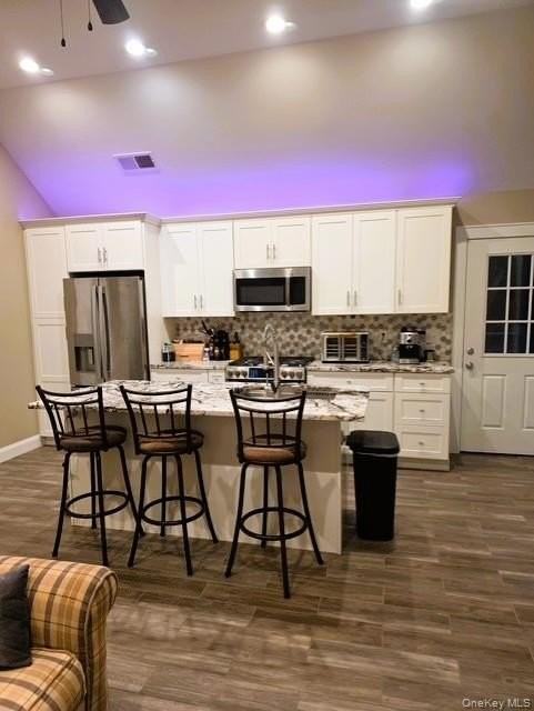 49 Larchmont Rd - Photo 2 of 16