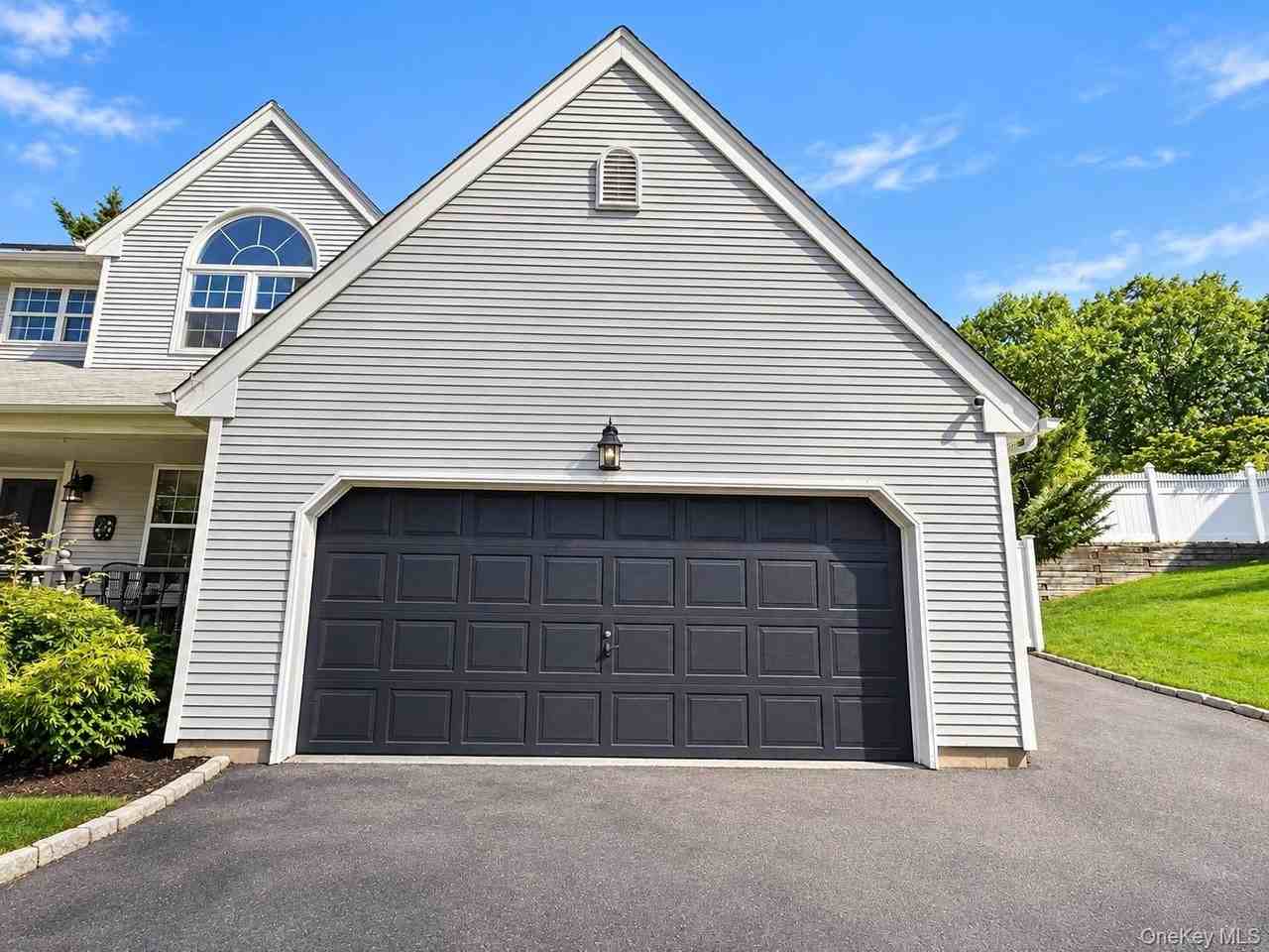 65 Mayfair Rd - Photo 4 of 30