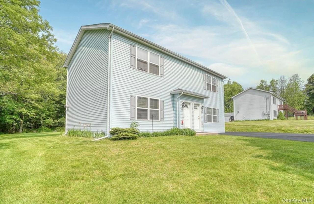42 Old Sackett Rd #1stFLUNIT - Photo 2 of 9