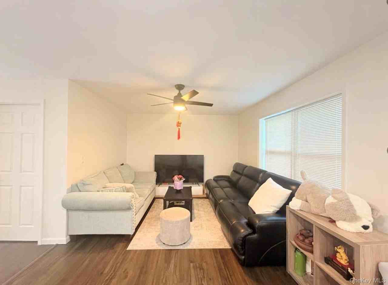 42 Old Sackett Rd #1stFLUNIT - Photo 3 of 9