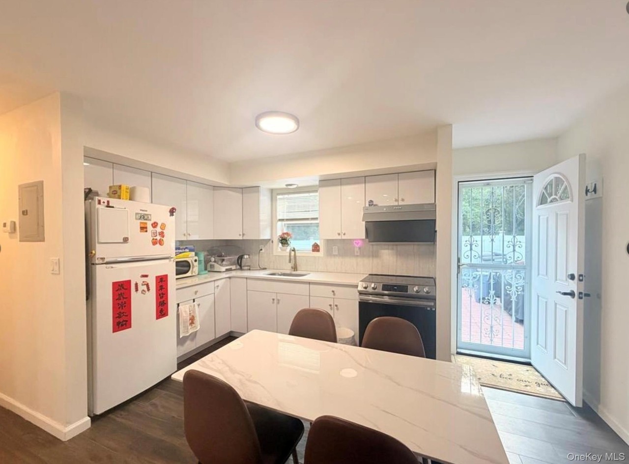 42 Old Sackett Rd #1stFLUNIT - Photo 4 of 9