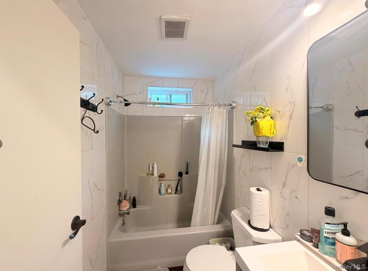 42 Old Sackett Rd #1stFLUNIT - Photo 7 of 9