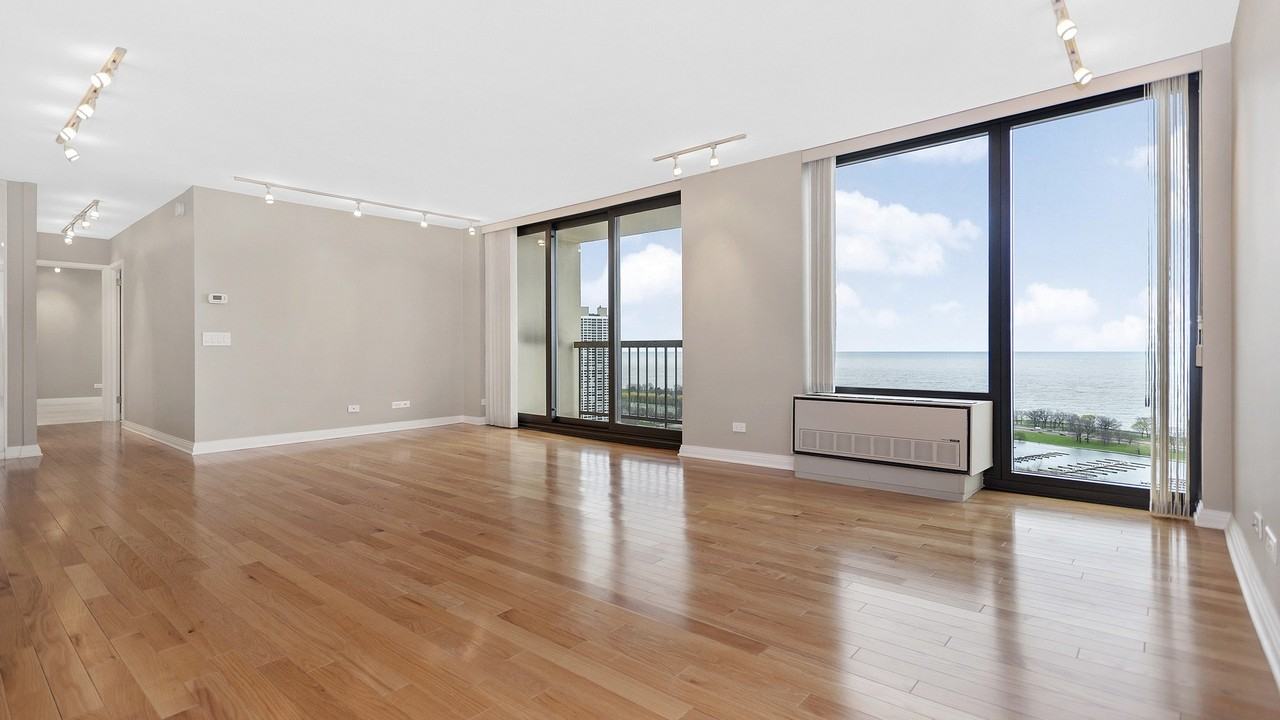 2500 N Lakeview Ave #3002 - Photo 5 of 20