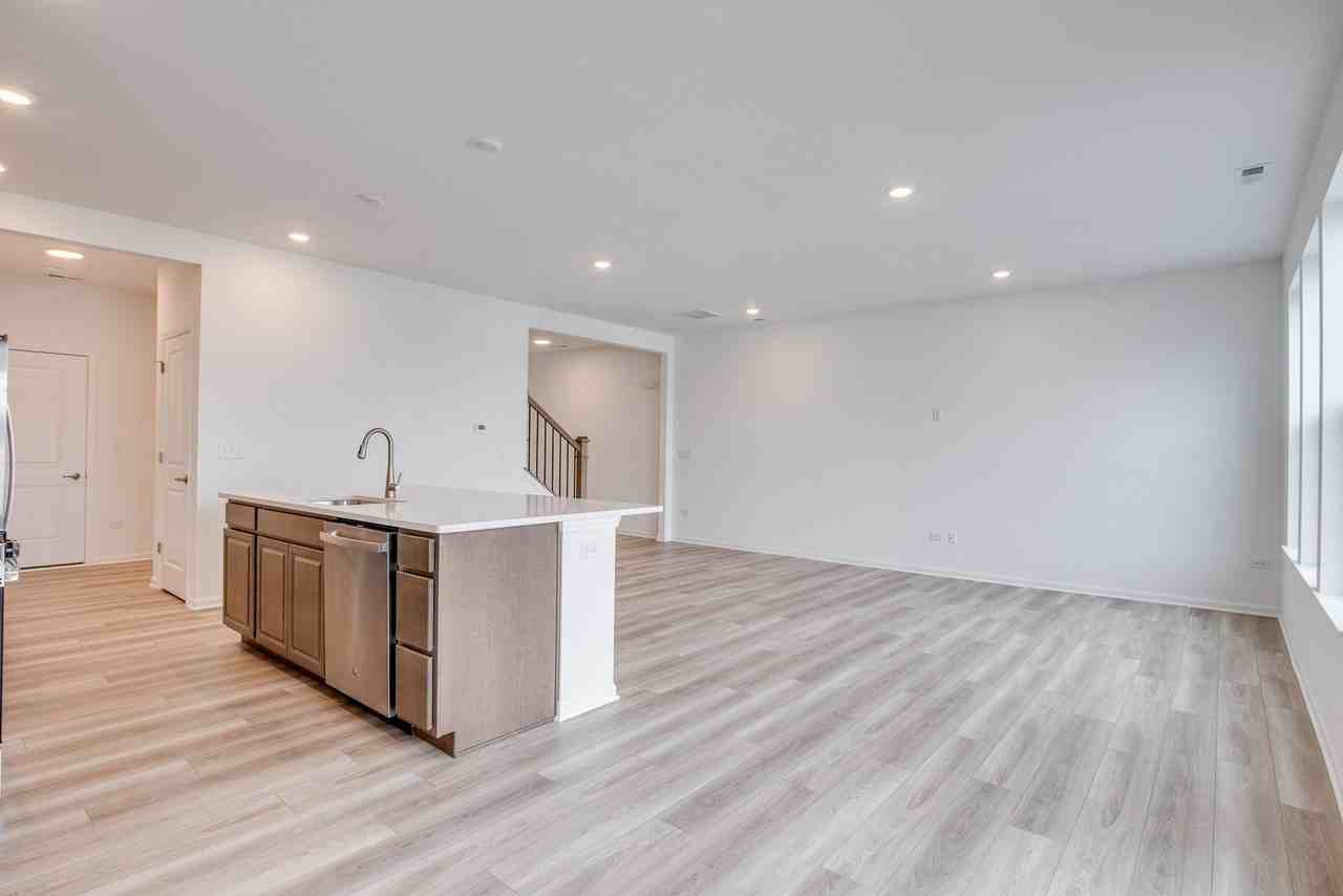 15139 S Hepworth Pl - Photo 6 of 20