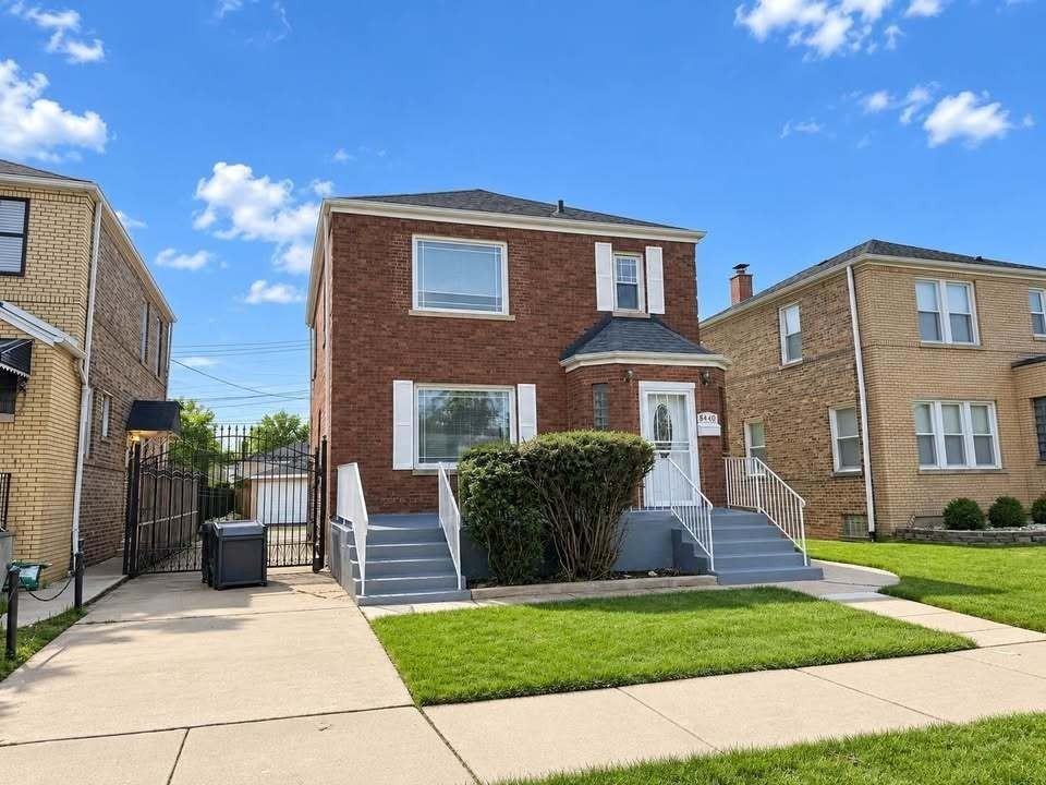 8440 S Winchester Ave - Photo 2 of 14