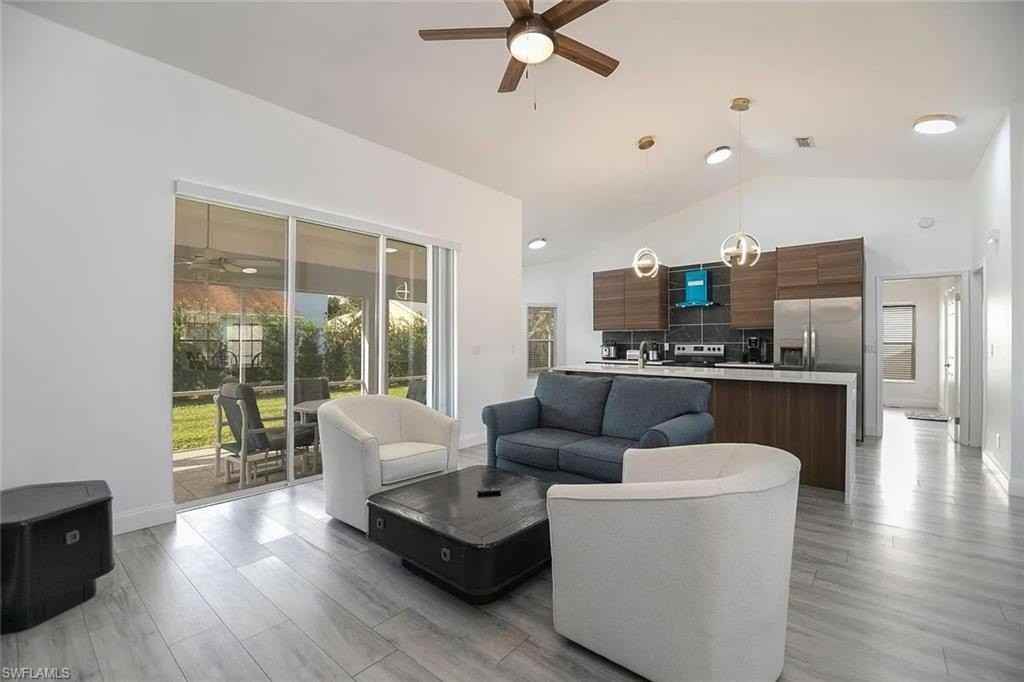 22632 Forest View Dr - Photo 4 of 21
