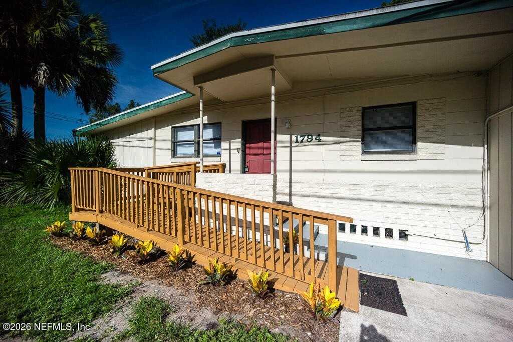 1794 Rogero Rd #B - Photo 4 of 24